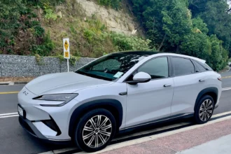 BYD Sealion 7 front badge and license plate close-up